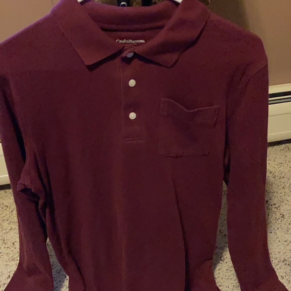 Men’s pullover long sleeve polo.